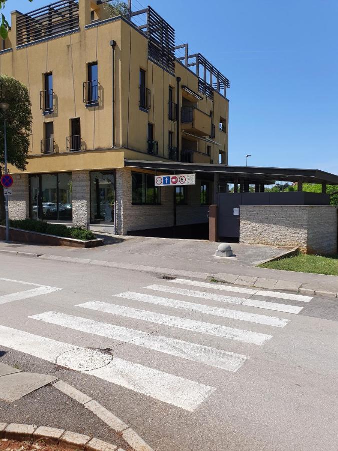 Lucia Exclusive With Parking In The Garage Διαμέρισμα Πόρετς Εξωτερικό φωτογραφία