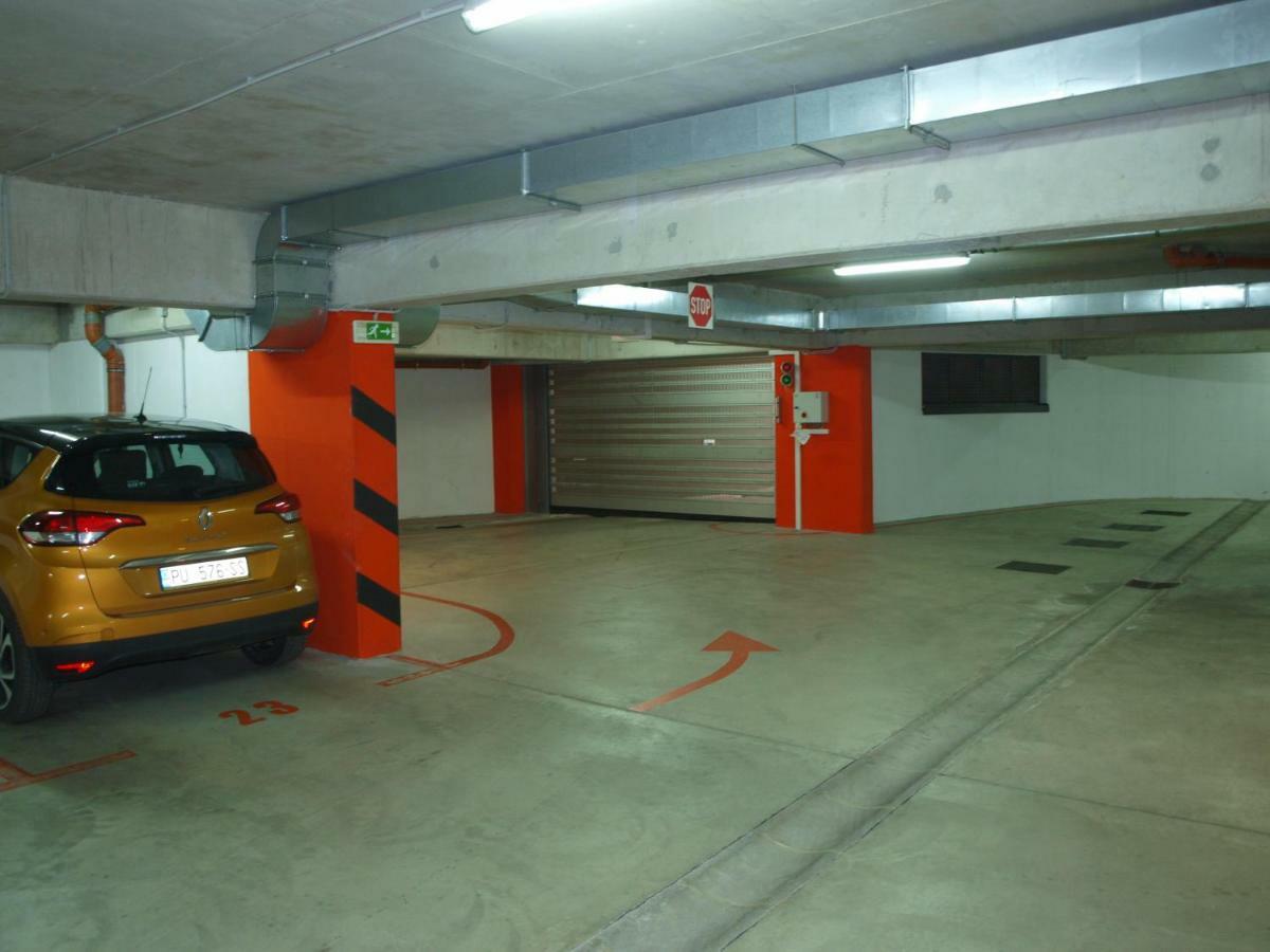 Lucia Exclusive With Parking In The Garage Διαμέρισμα Πόρετς Εξωτερικό φωτογραφία
